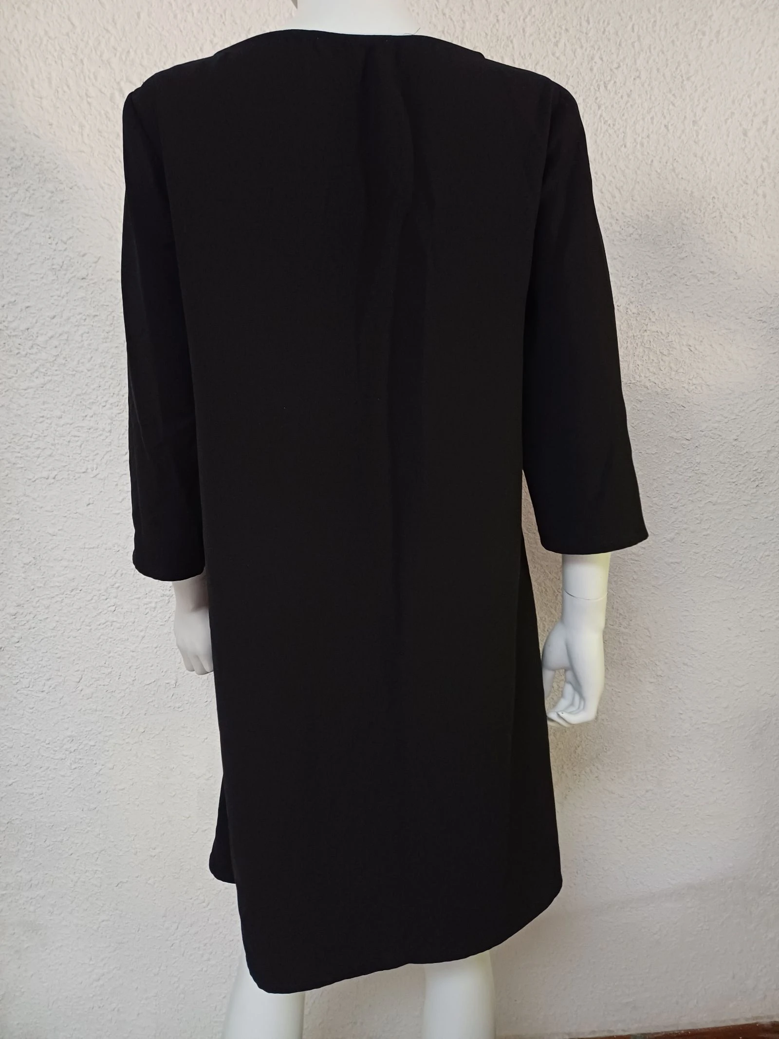 Lindo vestido preto com faixas prateadas - Promod 38/40 – photo 4